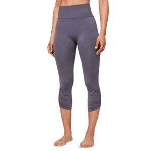 LULULEMON ATHLETICA Ebb To Street Crop 21' In Moonwalk Size 4